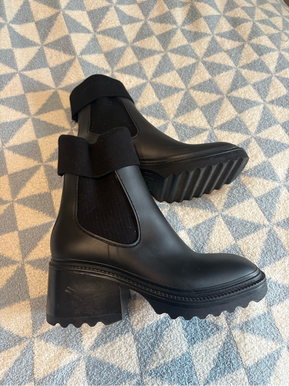 Circus by Sam Edelman Black Lug Sole Chelsea Booties